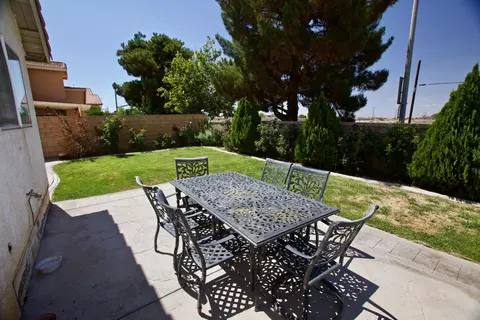 2013 Ivesbrook Street St E, Lancaster, CA 93535 photo 19