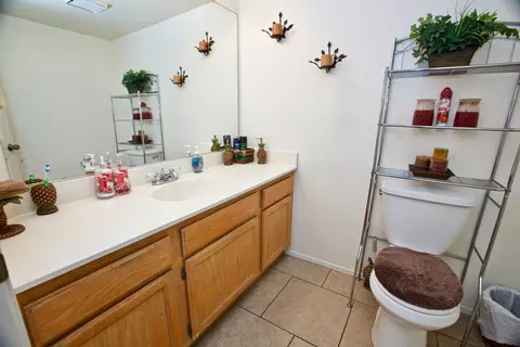 2013 Ivesbrook Street St E, Lancaster, CA 93535 photo 15