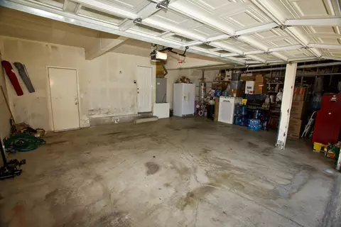 2013 Ivesbrook Street St E, Lancaster, CA 93535 photo 17
