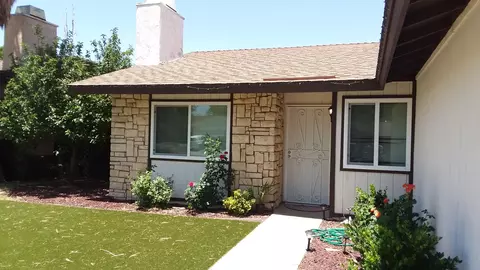 1041 Lightcap St, Lancaster, CA 93535 photo 7