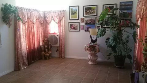 841 Cambridge Ct, Lancaster, CA 93535 photo 2