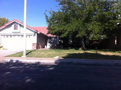43361 Carpenter Dr, Lancaster, CA 93535 photo 1