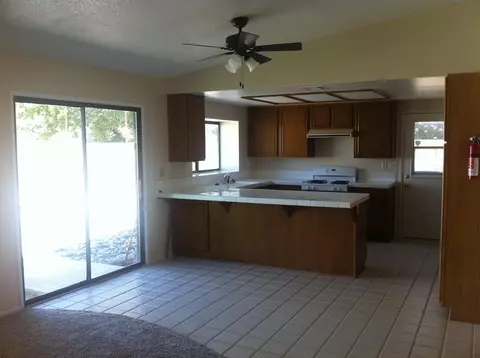43361 Carpenter Dr, Lancaster, CA 93535 photo 9