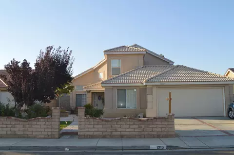 2115 Beechwood St, Lancaster, CA 93535 photo 2