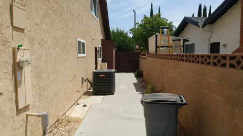 44127 Halcom Ave, Lancaster, CA 93536 photo 23