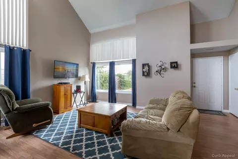 1344 Springline Dr, Palmdale, CA 93550 photo 2