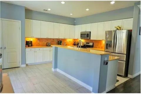 44245 E 17th Street St, Lancaster, CA 93535 photo 3
