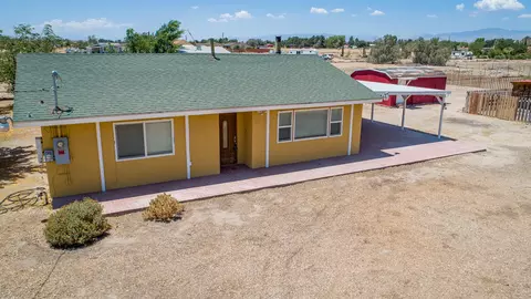 8245 Avenue E4 W, Lancaster, CA 93536 photo 2