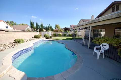 43448 Alep St, Lancaster, CA 93536 photo 2