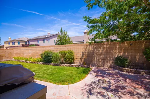 44620 Ruthron Ave, Lancaster, CA 93536 photo 28