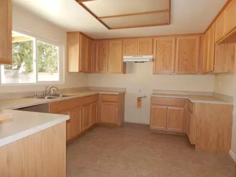 1227 Pasteur Dr, Lancaster, CA 93535 photo 9