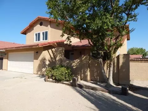 1227 Pasteur Dr, Lancaster, CA 93535 photo 2