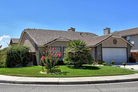 44019 E 12th St, Lancaster, CA 93535 photo 2