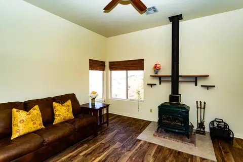 23201 Fondue Ct, Tehachapi, CA 93561 photo 11