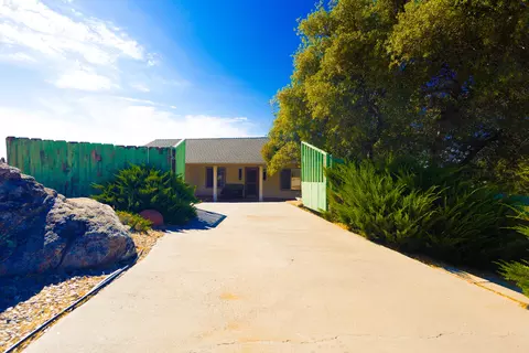 23201 Fondue Ct, Tehachapi, CA 93561 photo 1