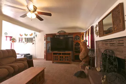 534 E Street St E, Tehachapi, CA 93561 photo 5