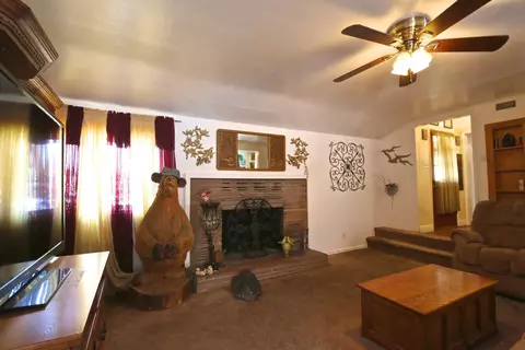 534 E Street St E, Tehachapi, CA 93561 photo 6