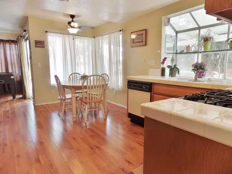 43708 Byron Dr, Lancaster, CA 93535 photo 9