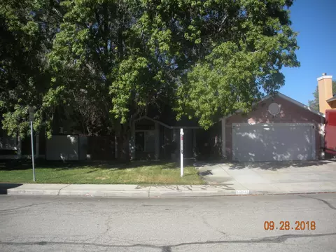 44037 11th St E, Lancaster, CA 93535 photo 1