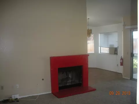 44037 11th St E, Lancaster, CA 93535 photo 4