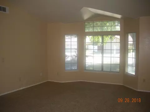 44037 11th St E, Lancaster, CA 93535 photo 8