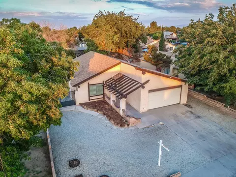 44542 Benald St, Lancaster, CA 93535 photo 4