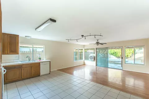 44542 Benald St, Lancaster, CA 93535 photo 9