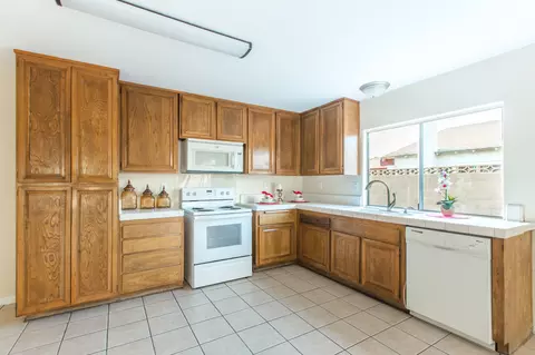 44542 Benald St, Lancaster, CA 93535 photo 10