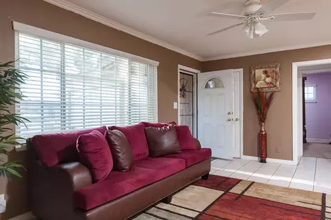 44644 E 6th St, Lancaster, CA 93535 photo 2