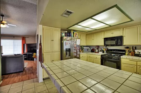809 W Avenue H2, Lancaster, CA 93534 photo 8