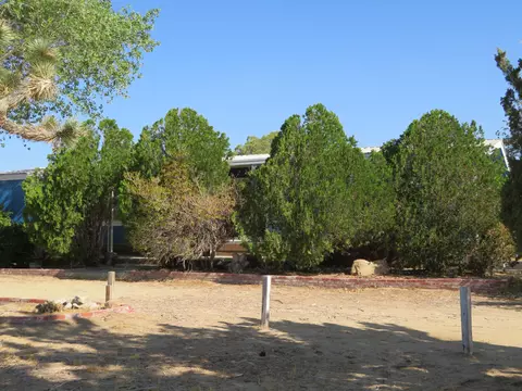 5845 Gerber Ave, Mojave, CA 93501 photo 2