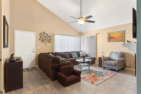 37503 Laurel Ct, Palmdale, CA 93552 photo 4