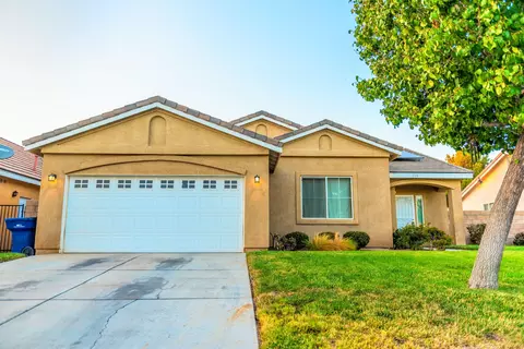 739 Pino Ave, Lancaster, CA 93535 photo 1
