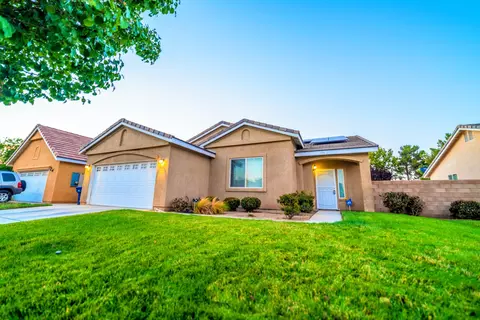 739 Pino Ave, Lancaster, CA 93535 photo 2