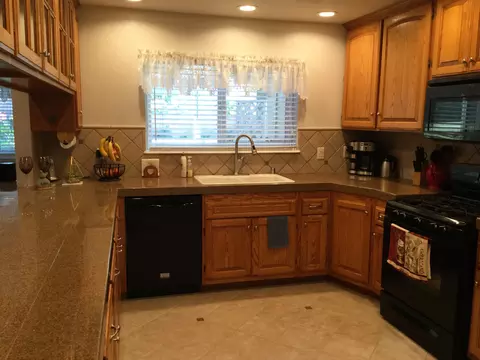 6245 Azalea Dr, Lancaster, CA 93536 photo 13
