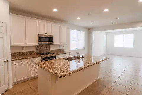 2534 Mapleleaf, Palmdale, CA 93551 photo 8