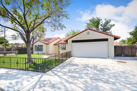 4936 Halen St, Palmdale, CA 93552 photo 1