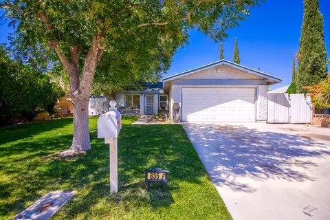 835 E Kildare St, Lancaster, CA 93535 photo 2