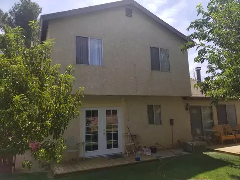 633 E Ivesbrook Street St, Lancaster, CA 93535 photo 4