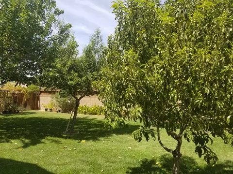 633 E Ivesbrook Street St, Lancaster, CA 93535 photo 14
