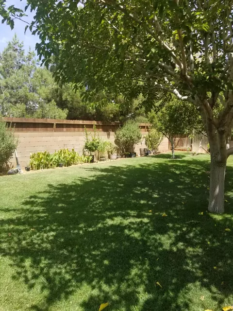633 E Ivesbrook Street St, Lancaster, CA 93535 photo 5