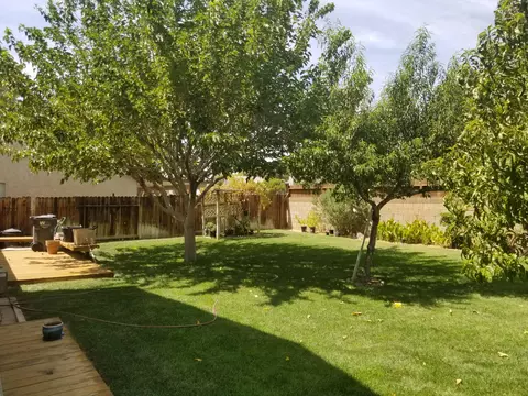 633 E Ivesbrook Street St, Lancaster, CA 93535 photo 13