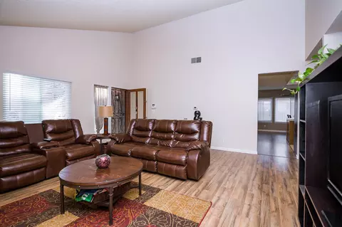 44436 Benald St, Lancaster, CA 93535 photo 10