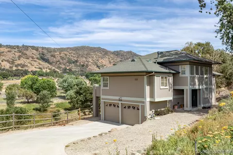 27221 Oakflat Dr, Tehachapi, CA 93561 photo 1