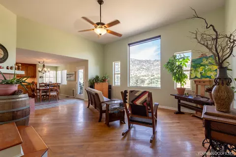 27221 Oakflat Dr, Tehachapi, CA 93561 photo 9