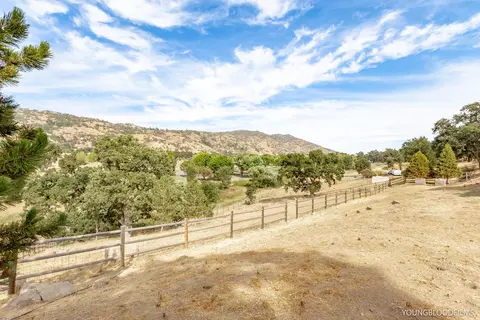 27221 Oakflat Dr, Tehachapi, CA 93561 photo 34
