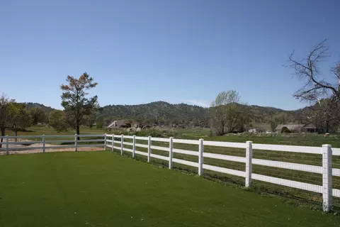 28110 Braeburn Pl, Tehachapi, CA 93561 photo 6