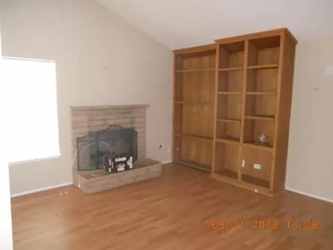 44806 Denmore Ave, Lancaster, CA 93535 photo 2