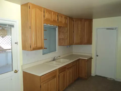 12627 Daisy St, Boron, CA 93516 photo 10