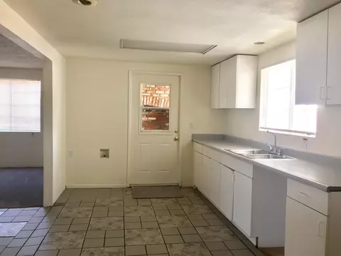 44035 E 3rd St, Lancaster, CA 93535 photo 6